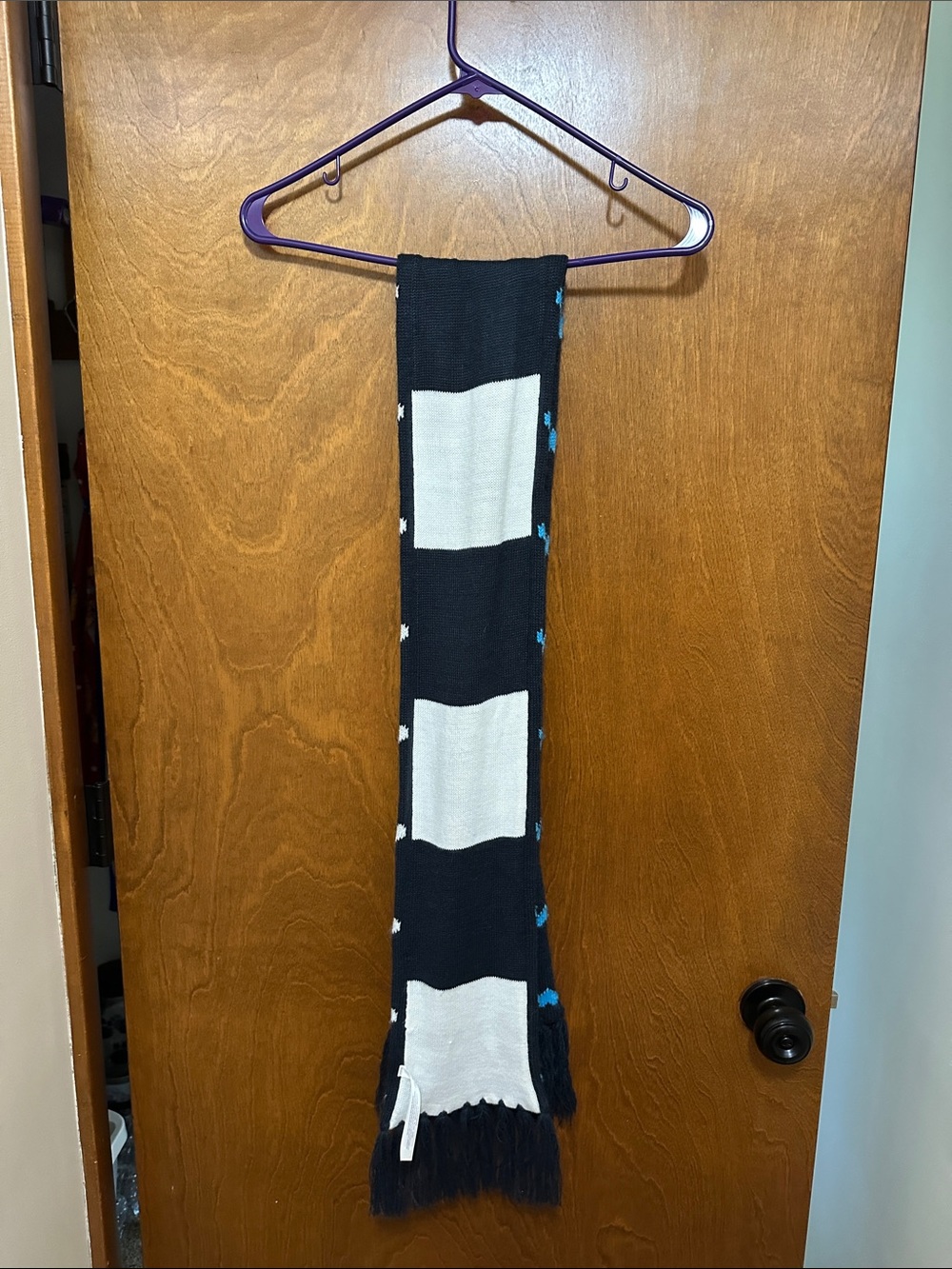 Scarf - Picture 2 of 3